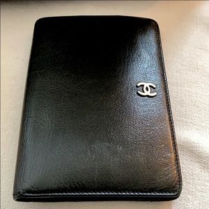 CHANEL Black Calfskin Leather Bifold Wallet